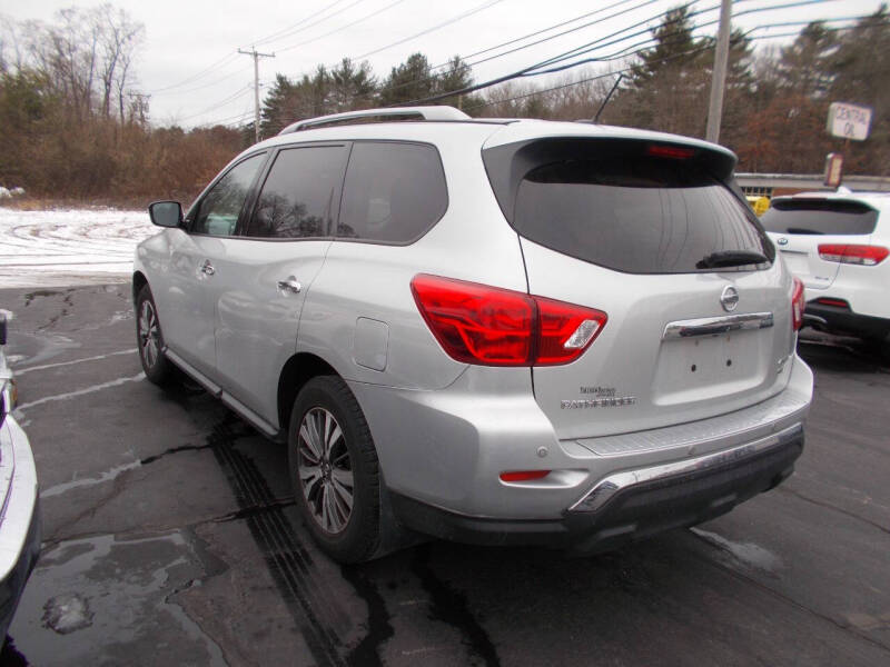 2017 Nissan Pathfinder SV