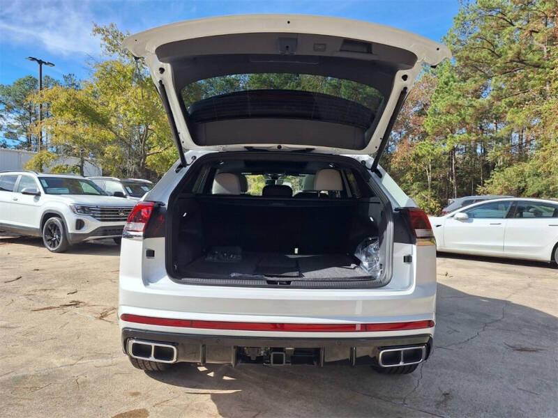 2026 Volkswagen Atlas Cross Sport SEL Premium R-Line 4Motion