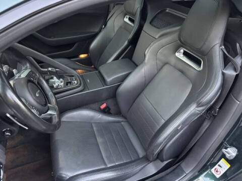 2019 Jaguar F-TYPE P300