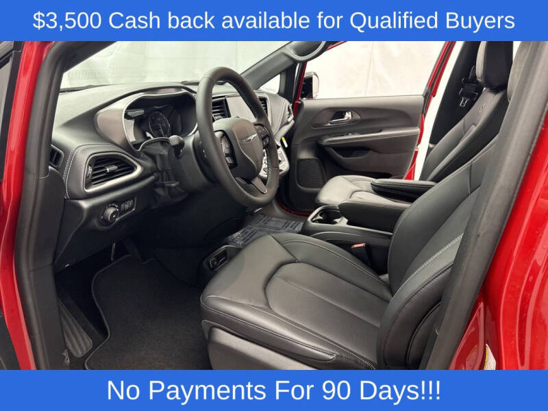 2026 Chrysler Pacifica Select