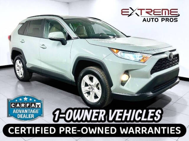 2021 Toyota RAV4 XLE's photo
