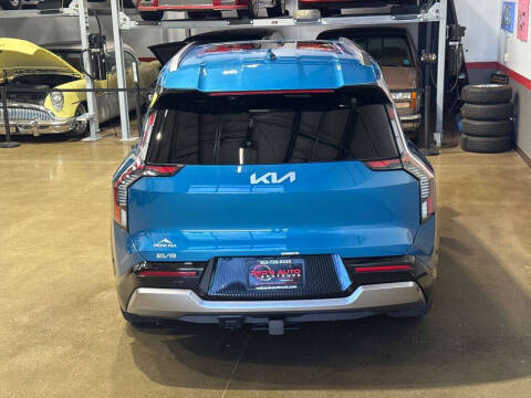 2024 Kia EV9 Land