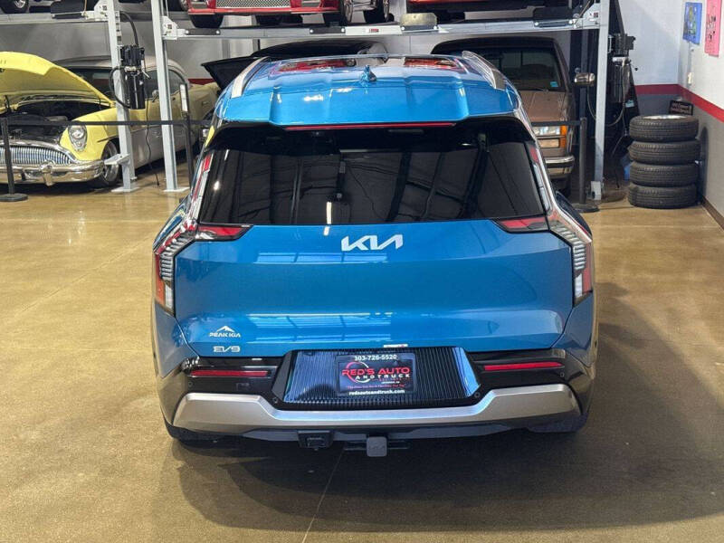 2024 Kia EV9 Land