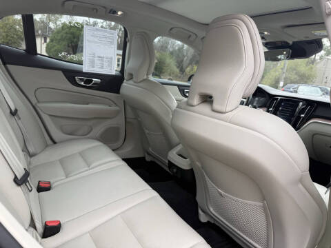 2019 Volvo S60 T6 Momentum