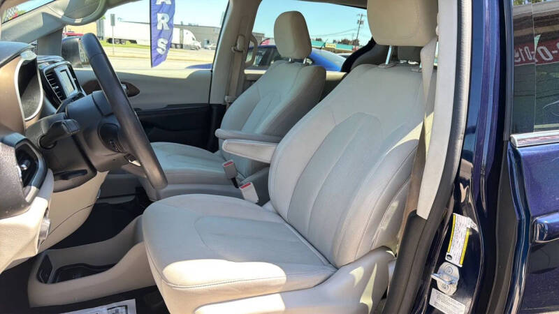2017 Chrysler Pacifica LX