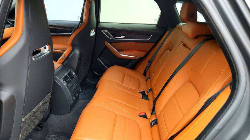 2024 Jaguar F-PACE P400 R-Dynamic S