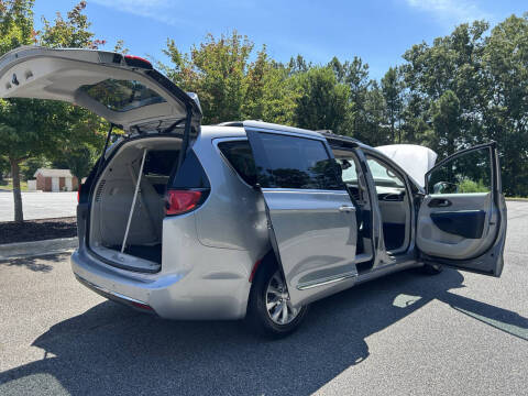 2017 Chrysler Pacifica Touring-L