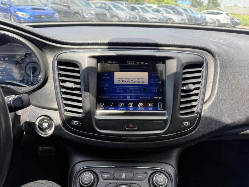 2015 Chrysler 200 S