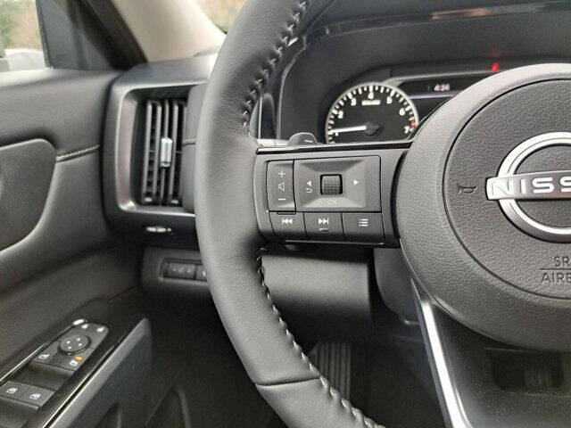 2024 Nissan Pathfinder SL