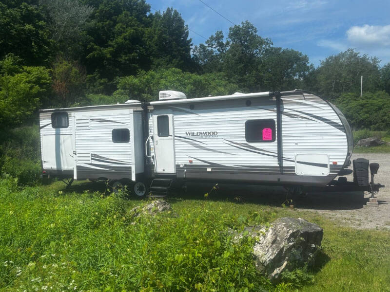2017 Forest River 31 BKIS Wildwood