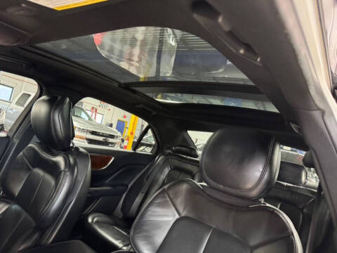 2017 Lincoln Continental Select