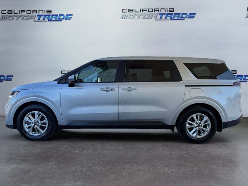 2023 Kia Carnival