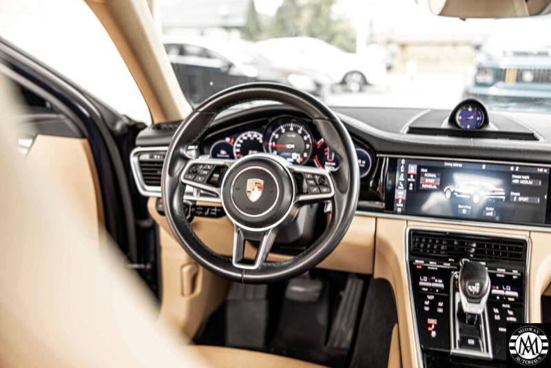 2018 Porsche Panamera