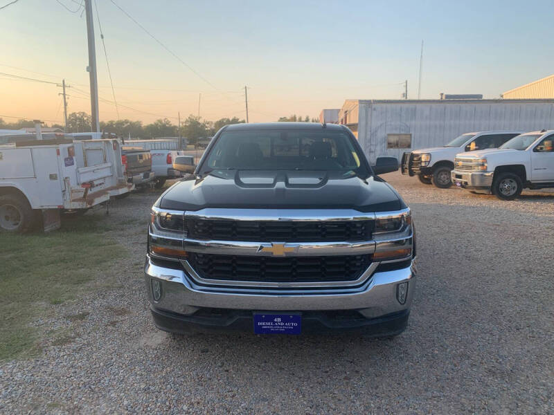 2017 Chevrolet Silverado 1500 LT photo 2