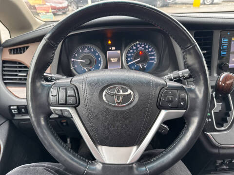 2017 Toyota Sienna Limited Premium 7-Passenger