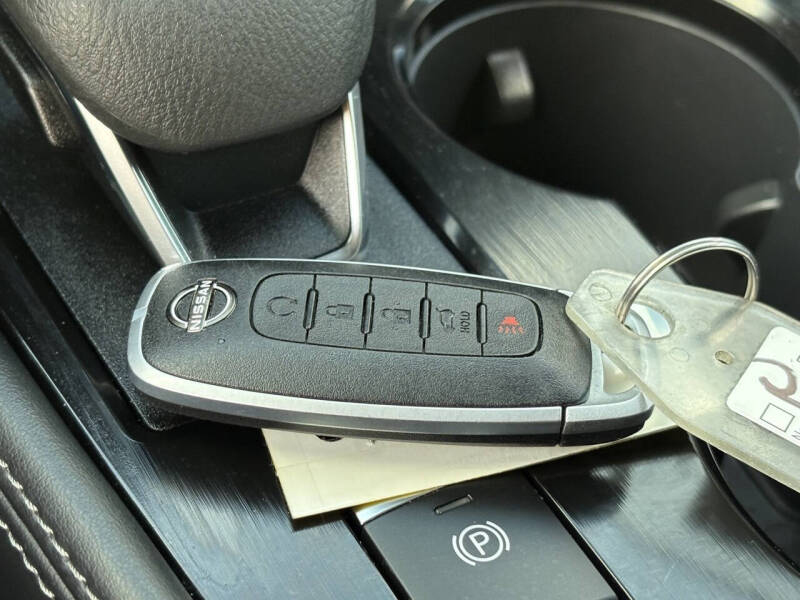 2023 Nissan Rogue SL