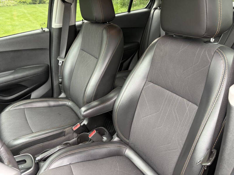 2020 Chevrolet Trax LT - Photo 16