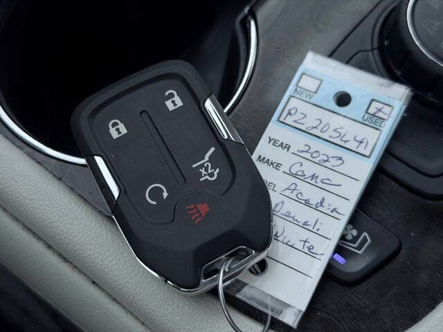 2023 GMC Acadia Denali