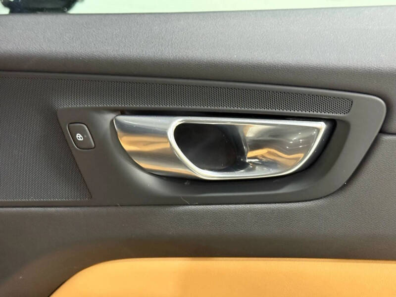 2021 Volvo XC60 Recharge T8 Inscription