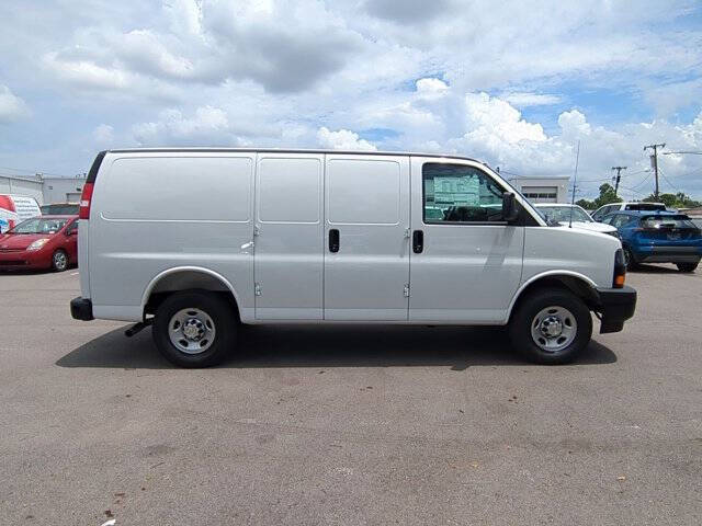 2025 Chevrolet Express 2500