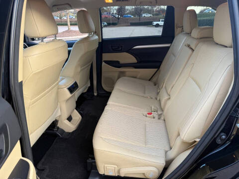 2015 Toyota Highlander LE