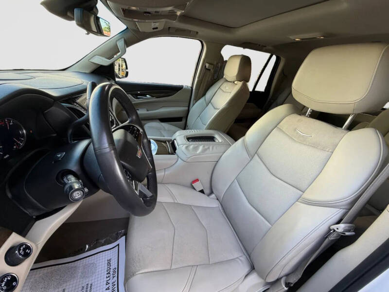 2018 Cadillac Escalade Luxury
