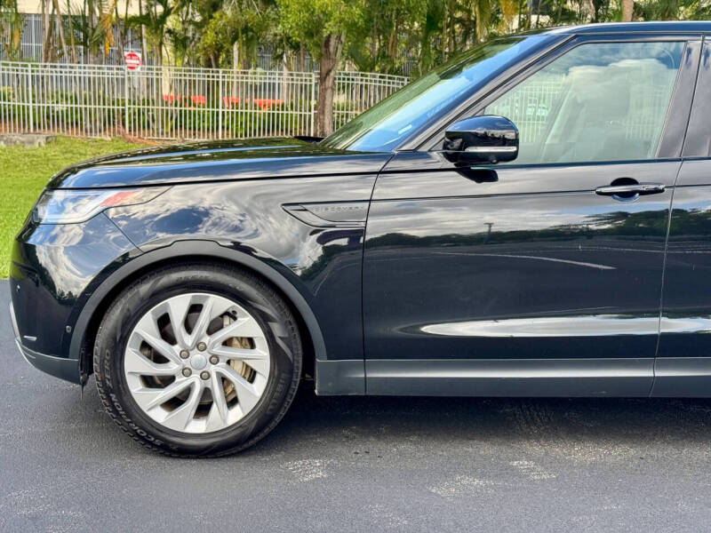 2024 Land Rover Discovery P300 S