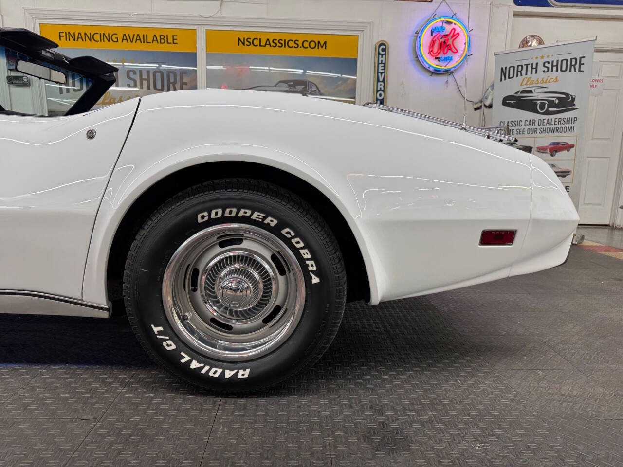 1975 Chevrolet Corvette 27