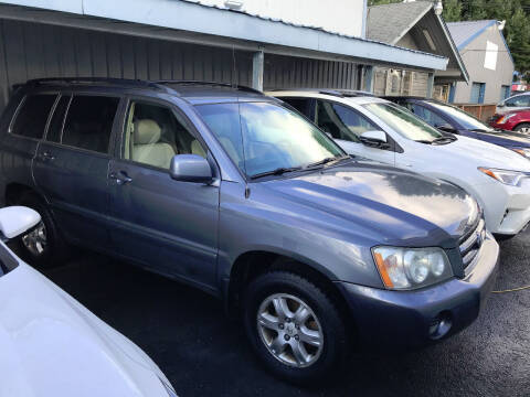 2003 Toyota Highlander for sale at Autos Cost Less LLC in Lakewood WA