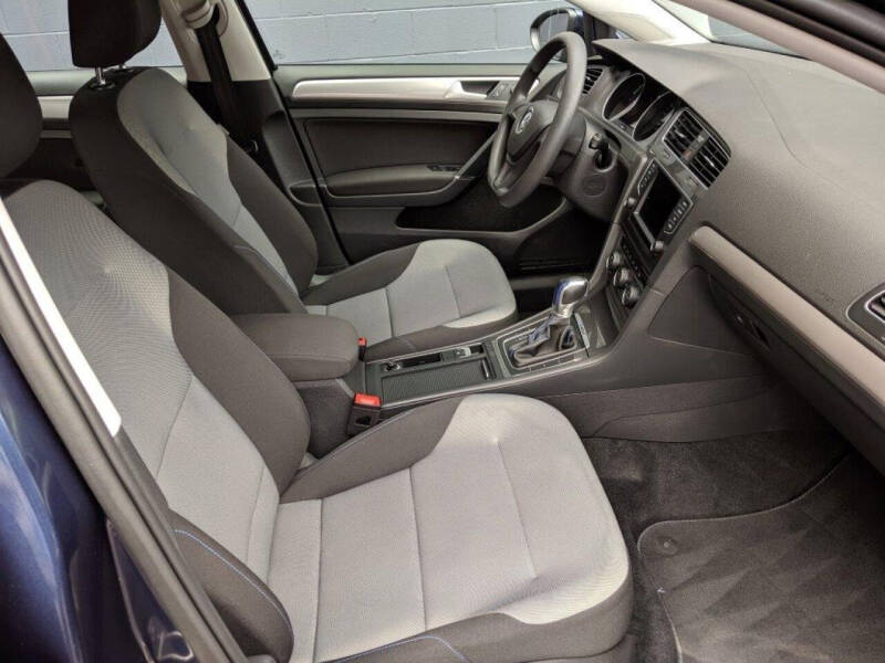 2016 Volkswagen e-Golf SE