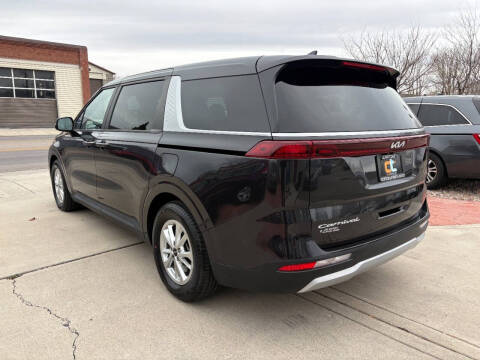 2022 Kia Carnival LX