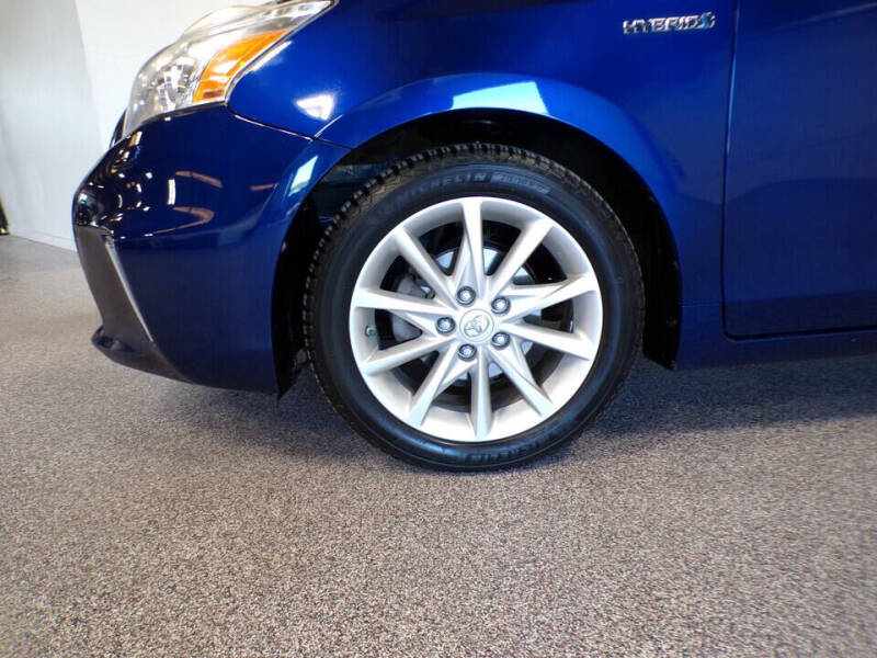 2012 Toyota Prius v Three
