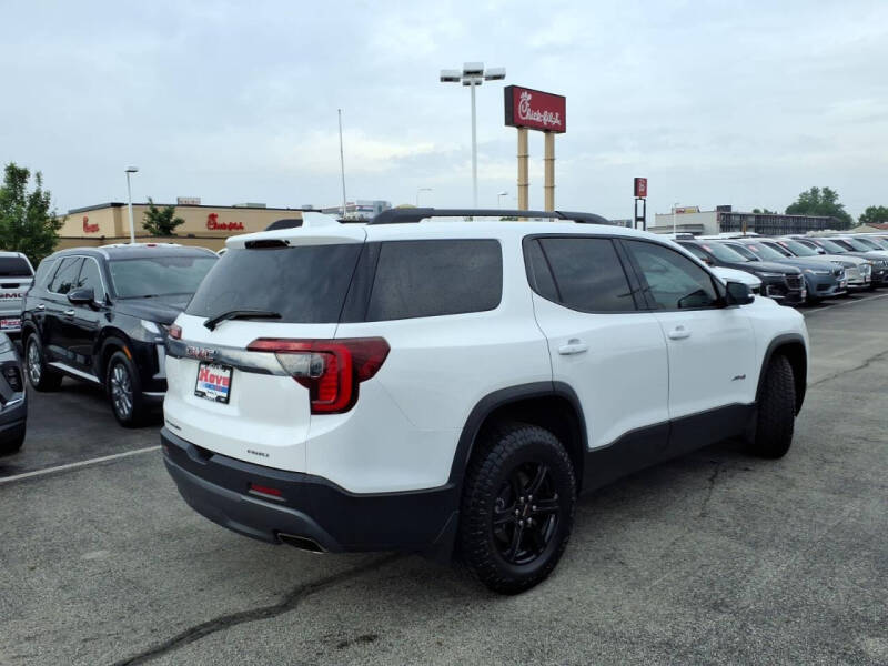 2023 GMC Acadia AT4
