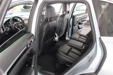 2016 Porsche Cayenne S E-Hybrid