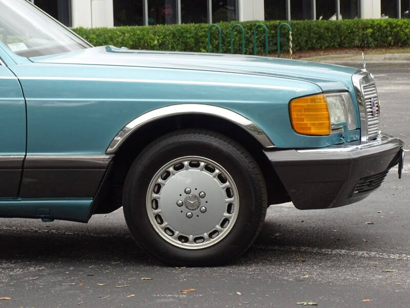 1991 Mercedes-Benz 300-Class 300 SE