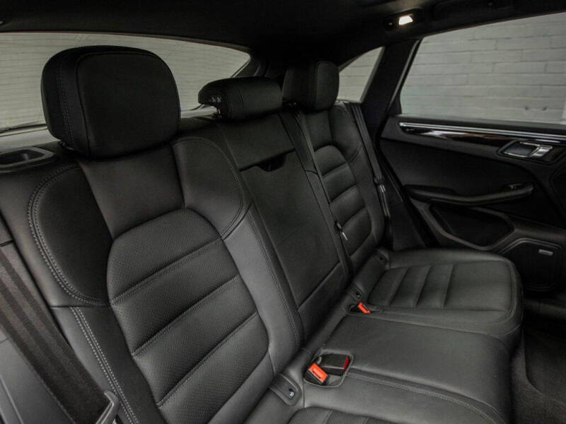 2022 Porsche Macan S
