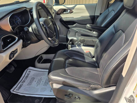 2020 Chrysler Voyager LXi