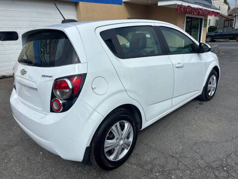 2015 Chevrolet Sonic LS Manual