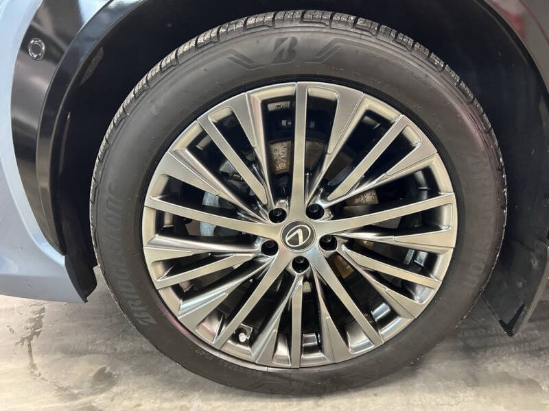 2023 Lexus RZ 450e Luxury