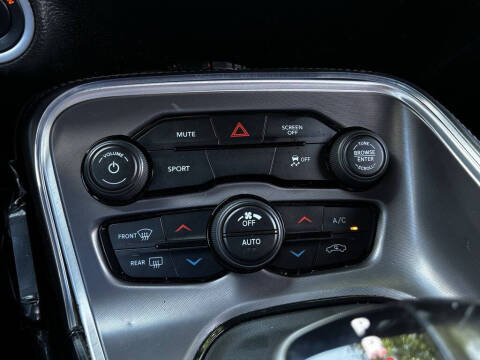 2020 Dodge Challenger SXT