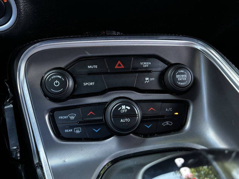 2020 Dodge Challenger SXT