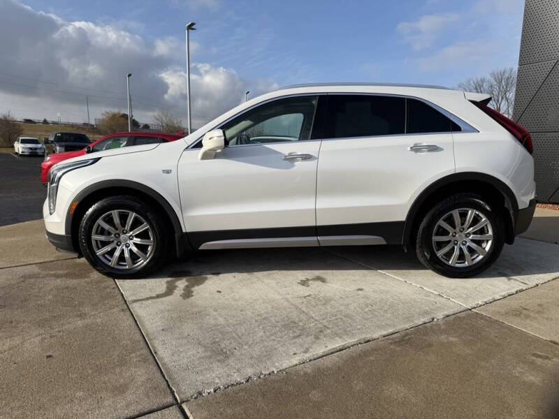 2022 Cadillac XT4 Premium Luxury