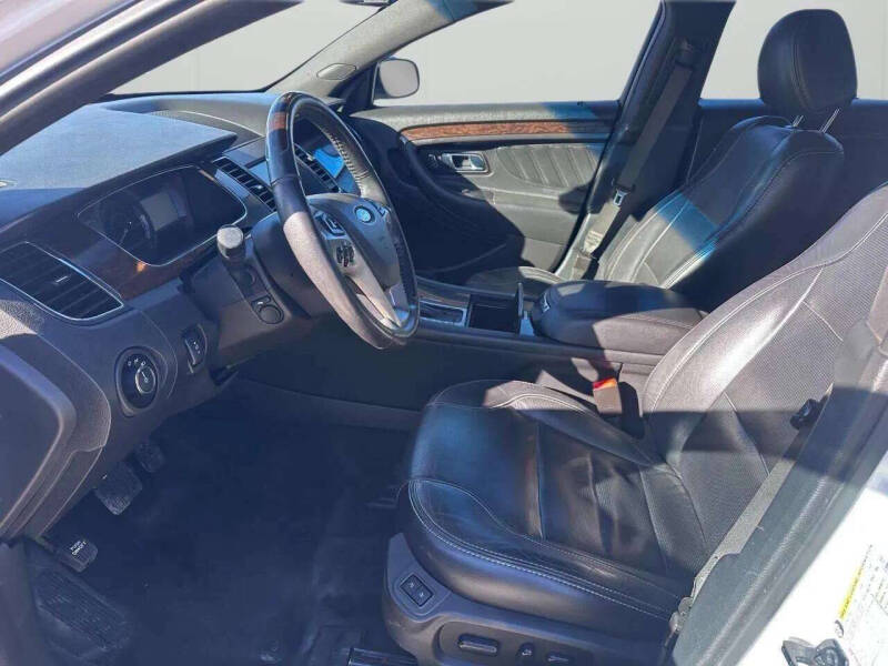 2017 Ford Taurus Limited