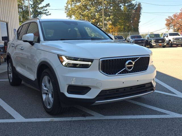 2020 Volvo XC40 T5 Momentum