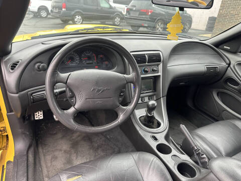 2004 Ford Mustang GT Deluxe