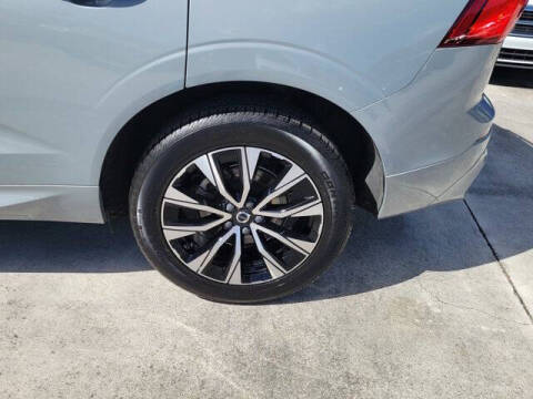 2024 Volvo XC60 B5 Core Dark Theme