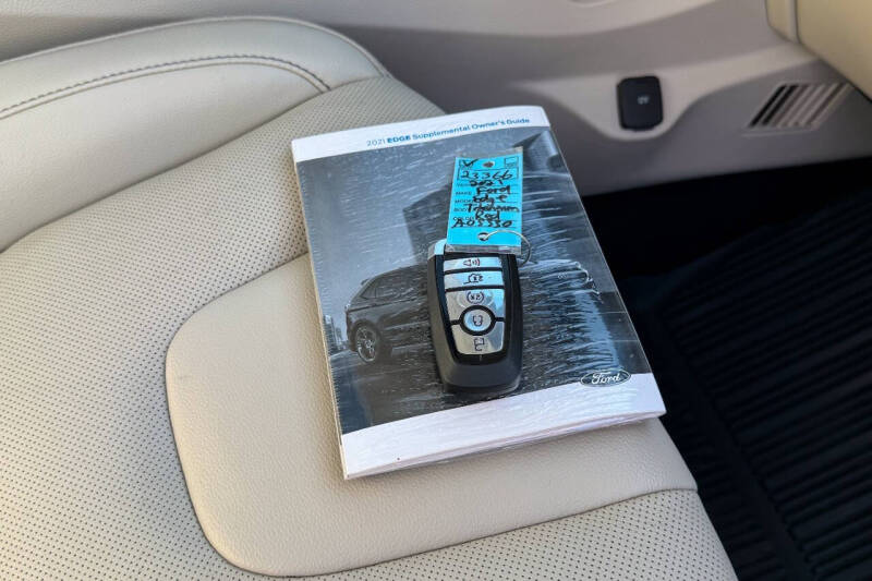 2021 Ford Edge Titanium