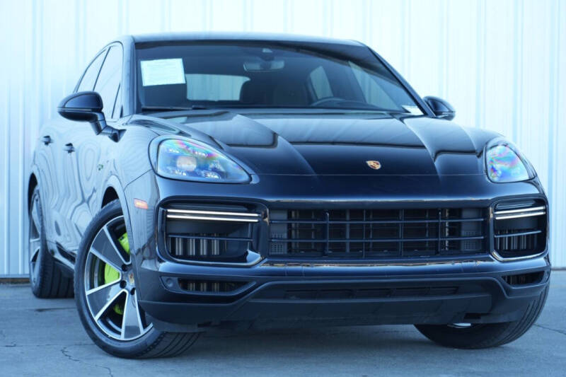 2021 Porsche Cayenne Turbo S E-Hybrid Coupe