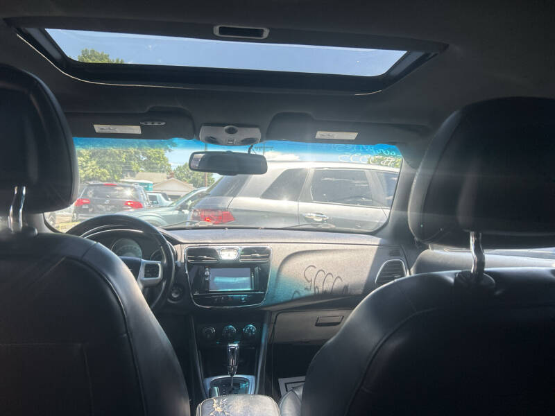 2014 Chrysler 200 Limited