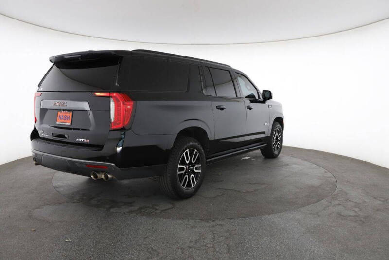 2023 GMC Yukon XL AT4